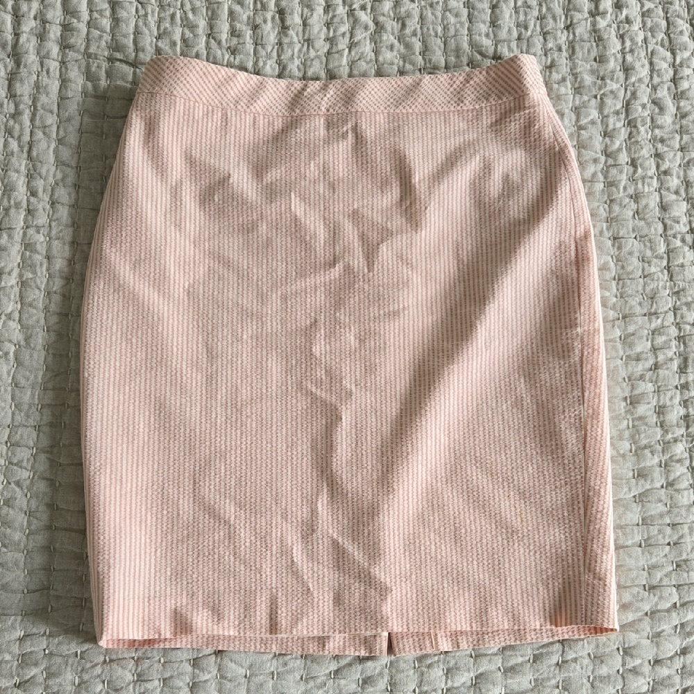 Ann Taylor Pink Seersucker Pencil Skirt